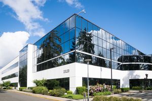 Bâtiment professionnel récent